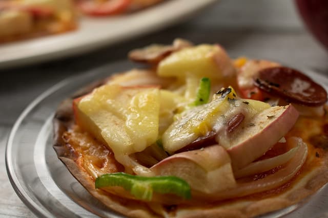 Apple pizza with gyoza(dumpling) skin