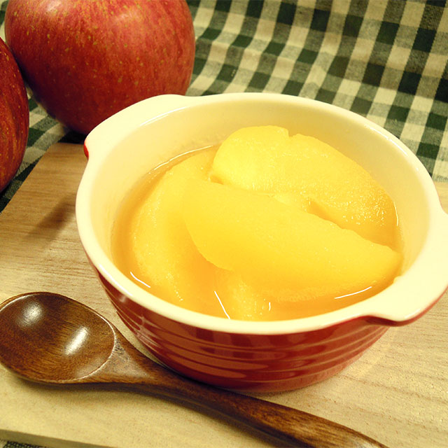 6. 寒い季節にはホットで。すりおろした生姜を少し入れると冷え対策にもなります。<br>ジュースを多めにしてホットアップルジュースとしても美味しいですよ。