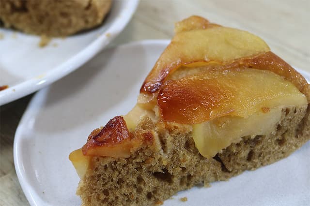 Pan roast apple cake