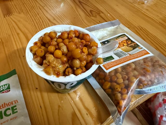 お正月の縁起物として有名なマンリョウ（万両）と同じくらいの大きさの実で、かなり酸っぱく、ケミカル感のある独特な香りがしました 画像