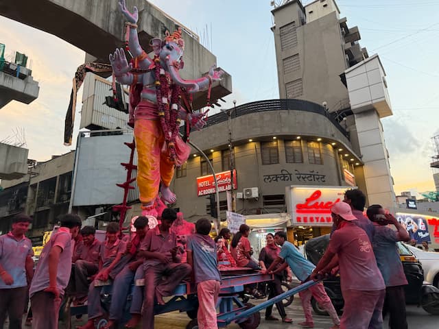 ガネーシャ祭 画像