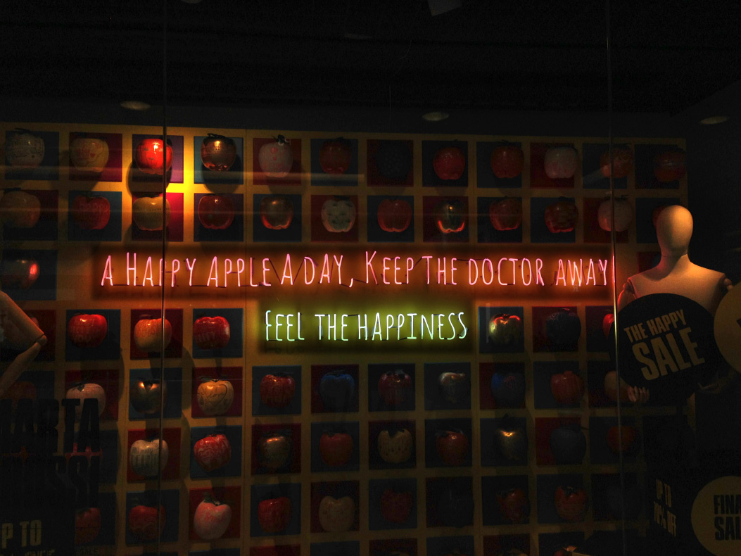 A HAPPY APPLE A DAY, KEEP THE DOCTOR AWAY FEEL THE HAPPINESS