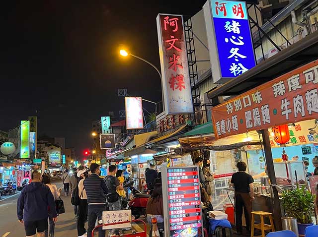 さまざまな食文化が混ざった台湾夜市では、ワンコイン価格で気軽においしいものが食べられるのも台湾ファンにとって「台湾ロス」の一大要素でしょう